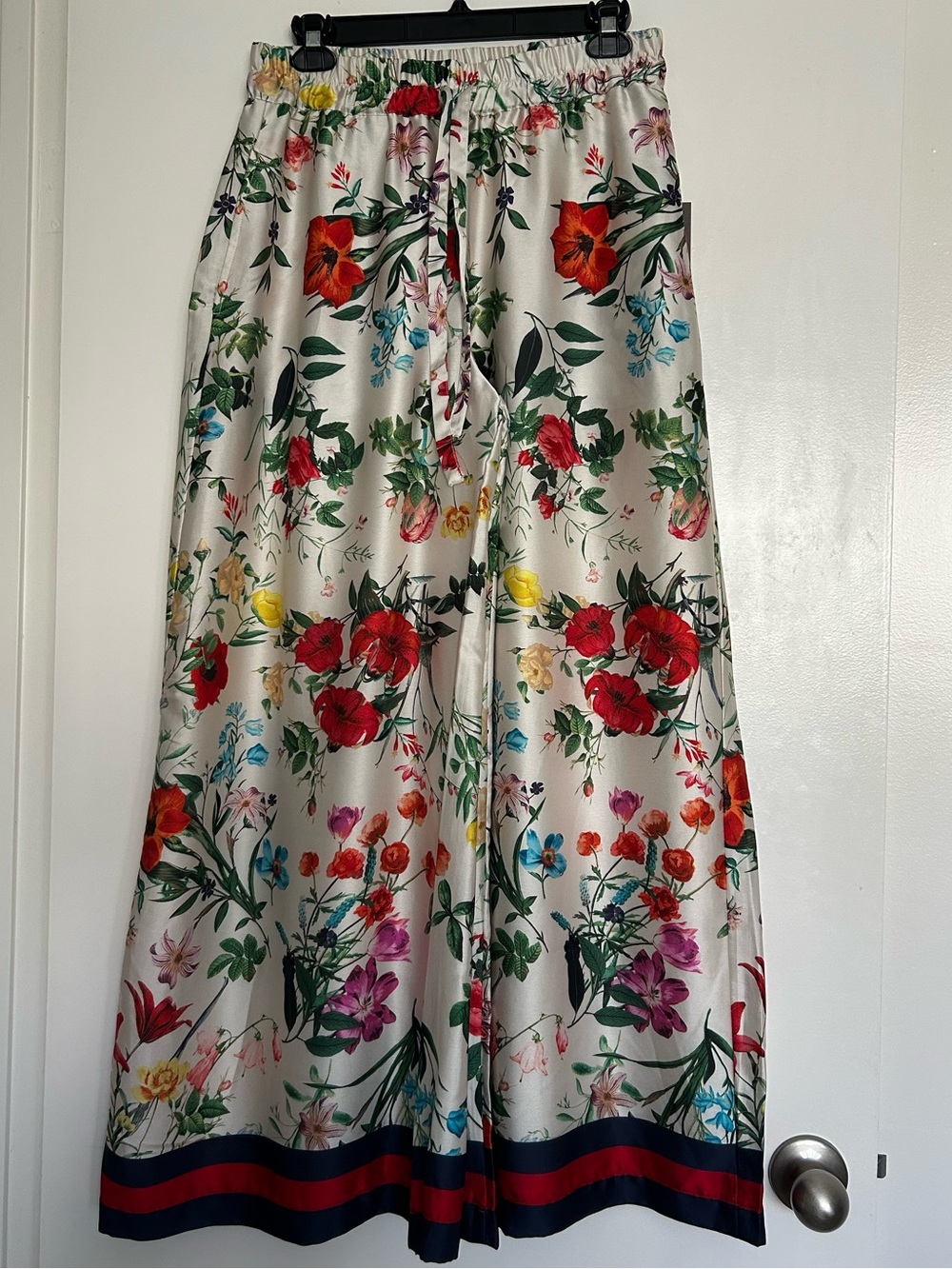 NWT Vince Camuto Satin Floral Print Wide Leg Pants Size Small